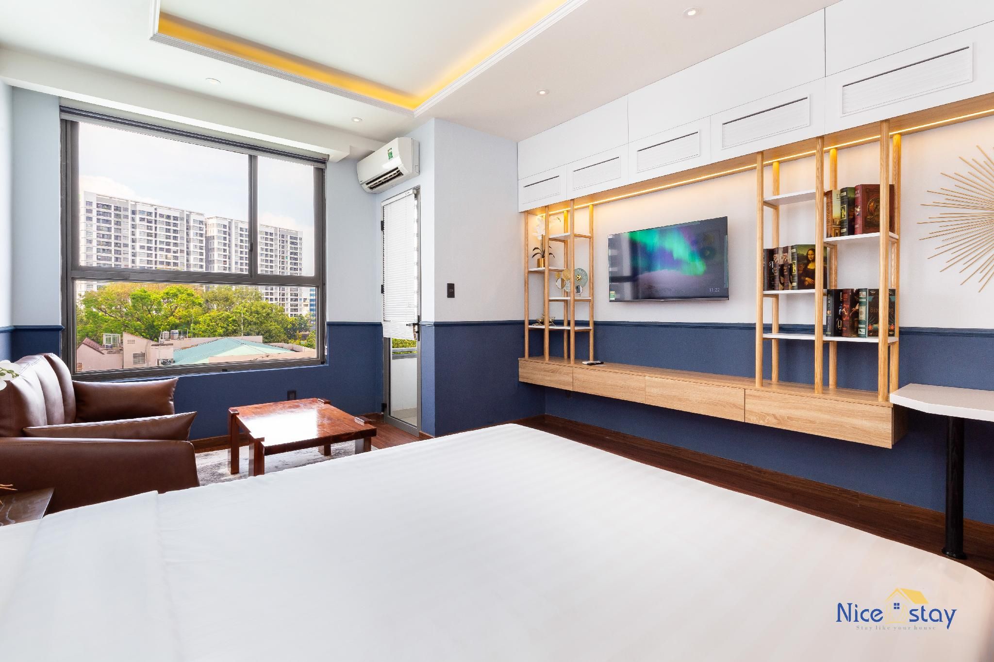 Deluxe Studio Apartment