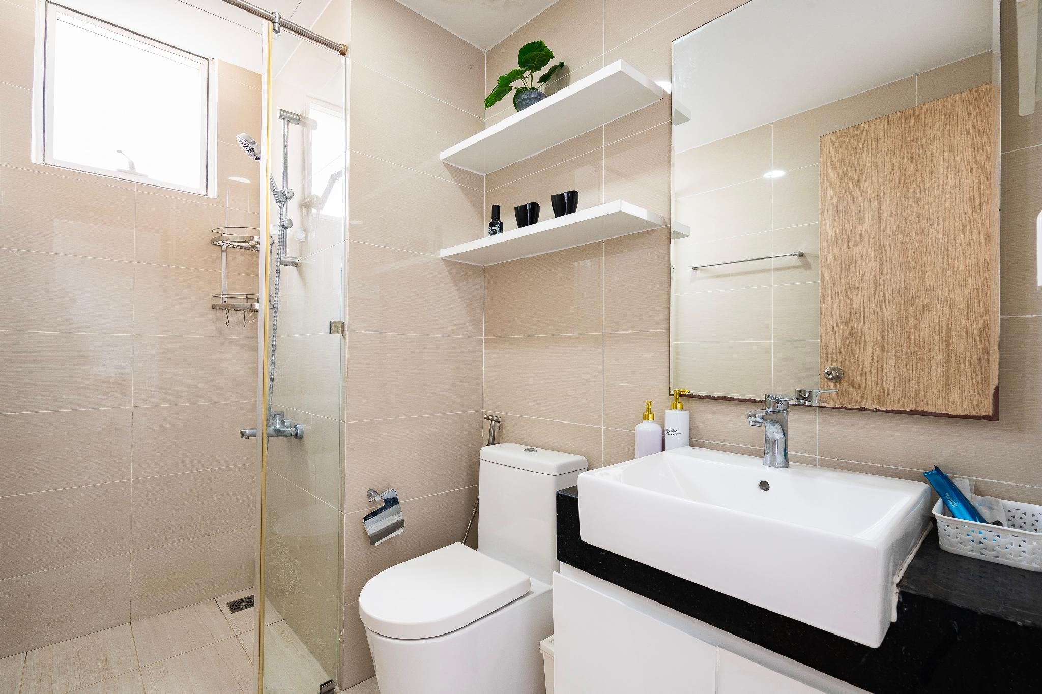 Gin House - Golden Mansion Apartments Phu Nhuan 3 Bedroom Apartment, City view 3