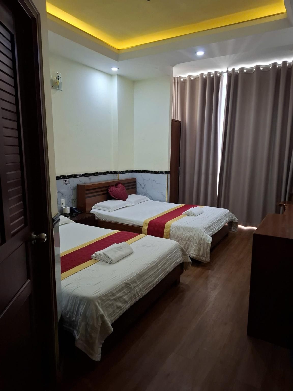 SaiGon Night Hotel Family Room