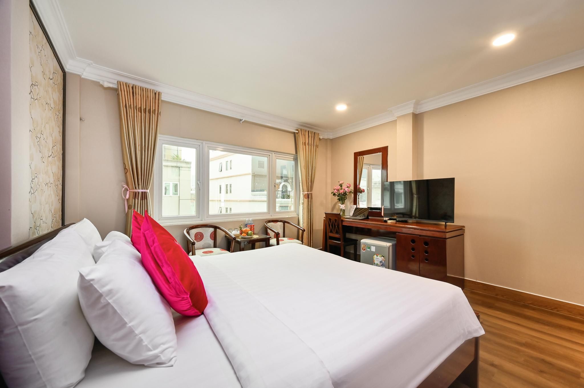 Pink Suite City View with free Minibar