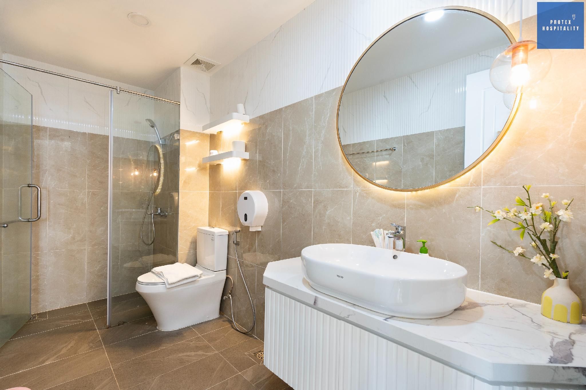 Deluxe Three Bedroom Apartment