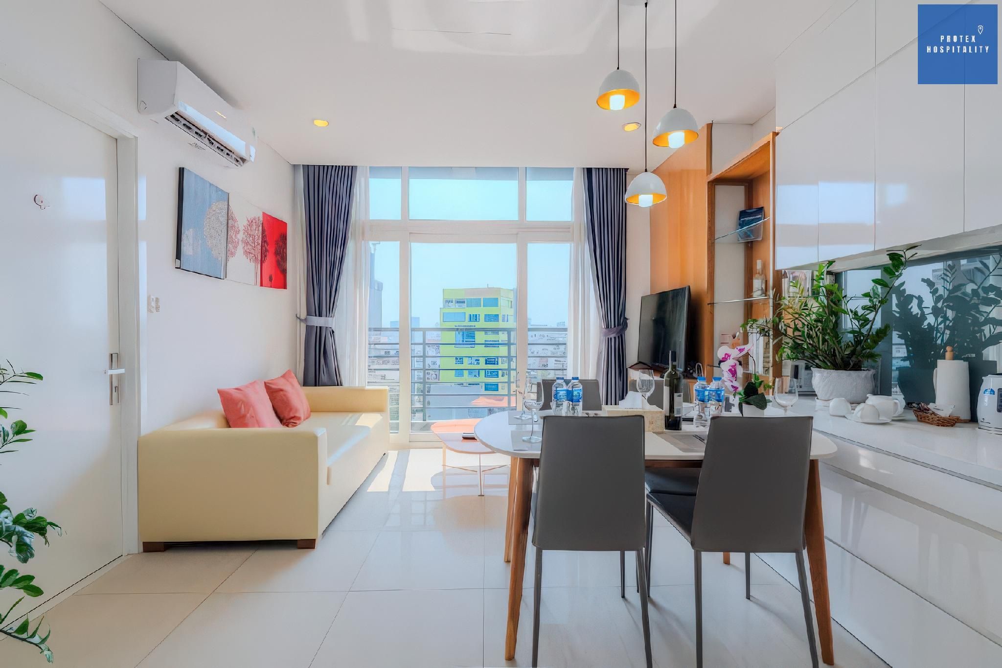 1 - Bedroom City View Apartment with Study