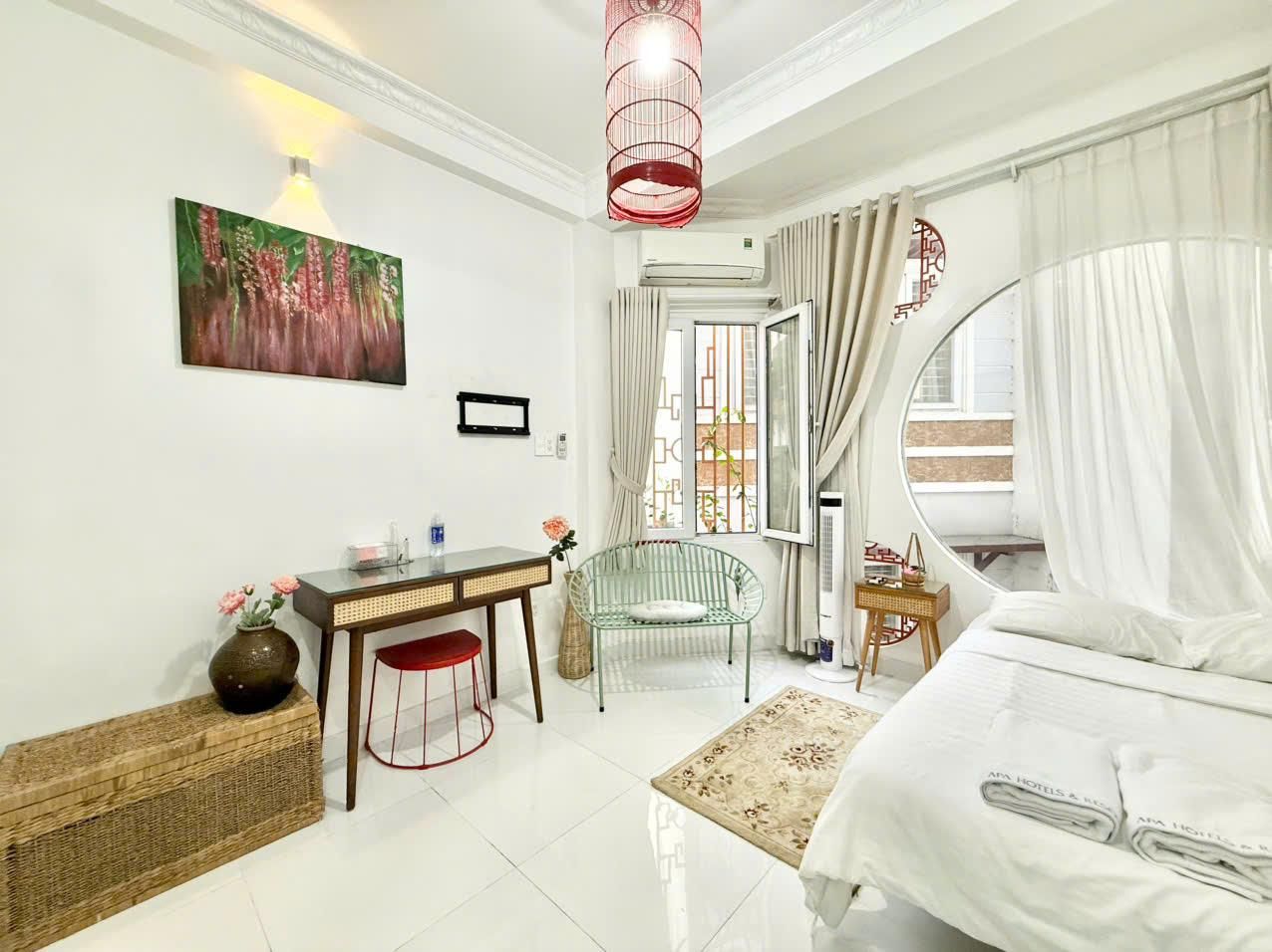Studio Apartment with Street View