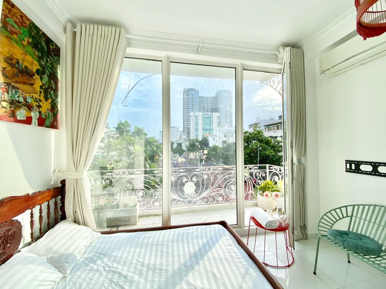 Romantic Suite with Balcony
