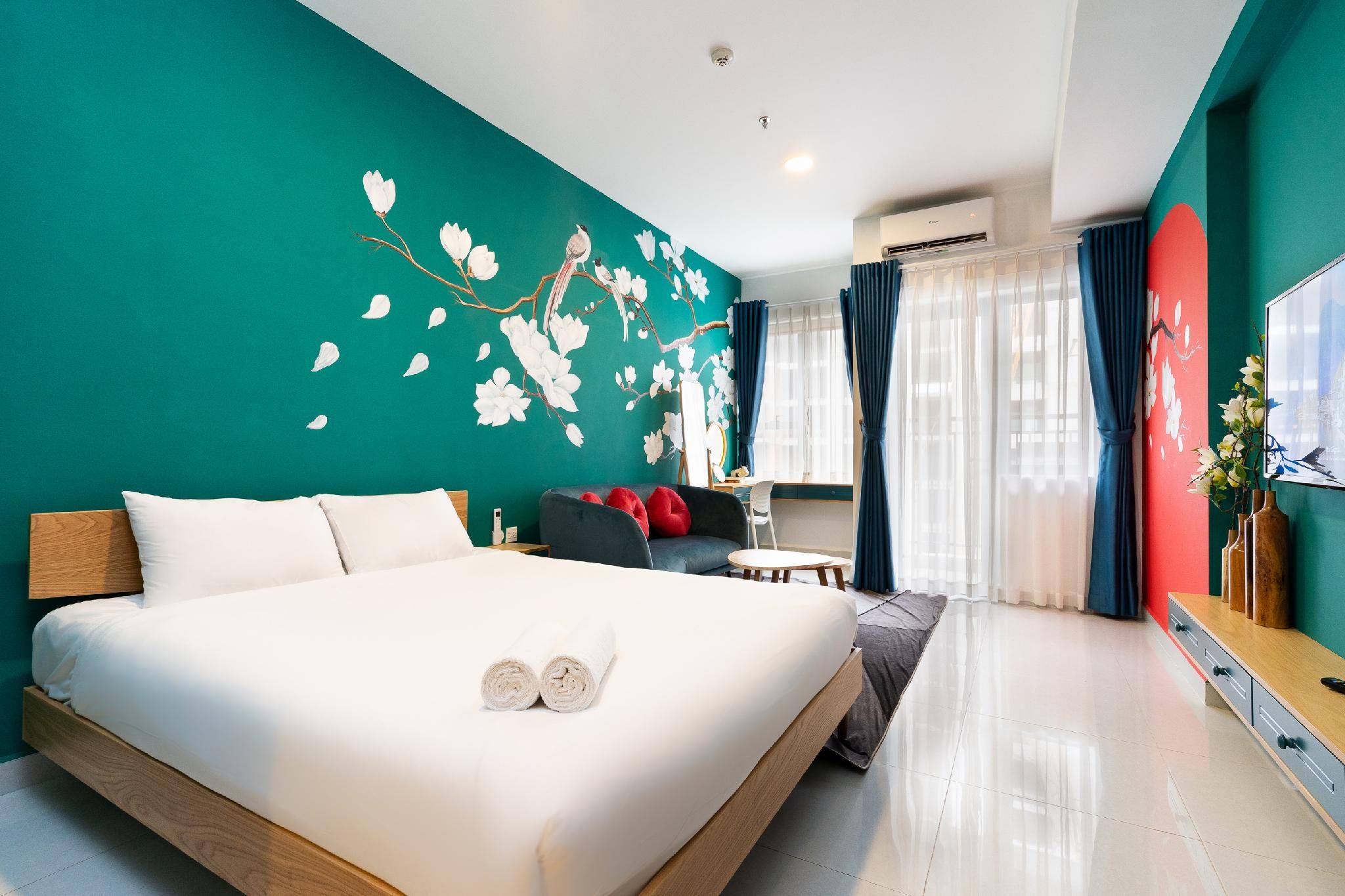 Studio Apartment with Balcony