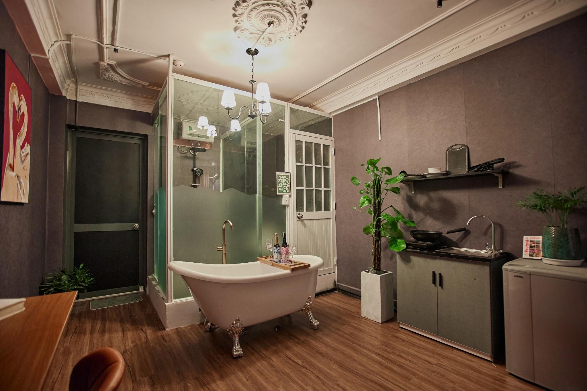 Deluxe Queen Suite