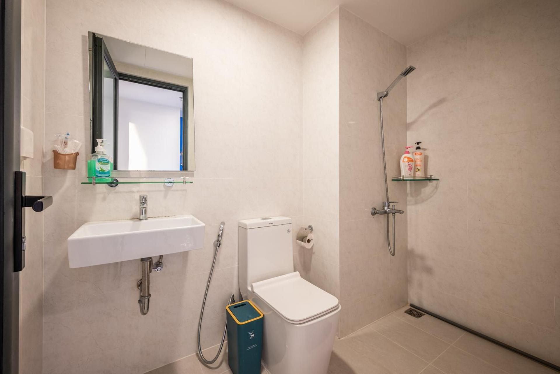 Studio Apartment