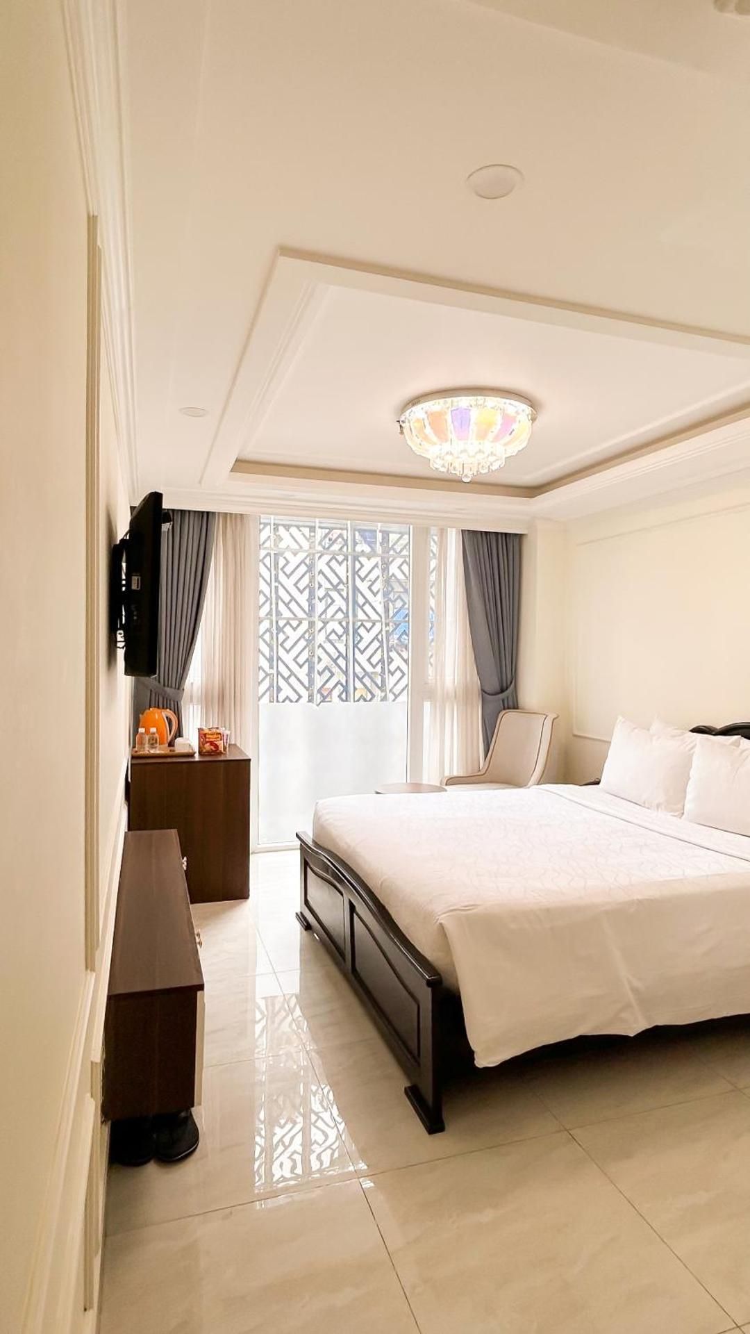 Deluxe Double or Twin Room with City View
