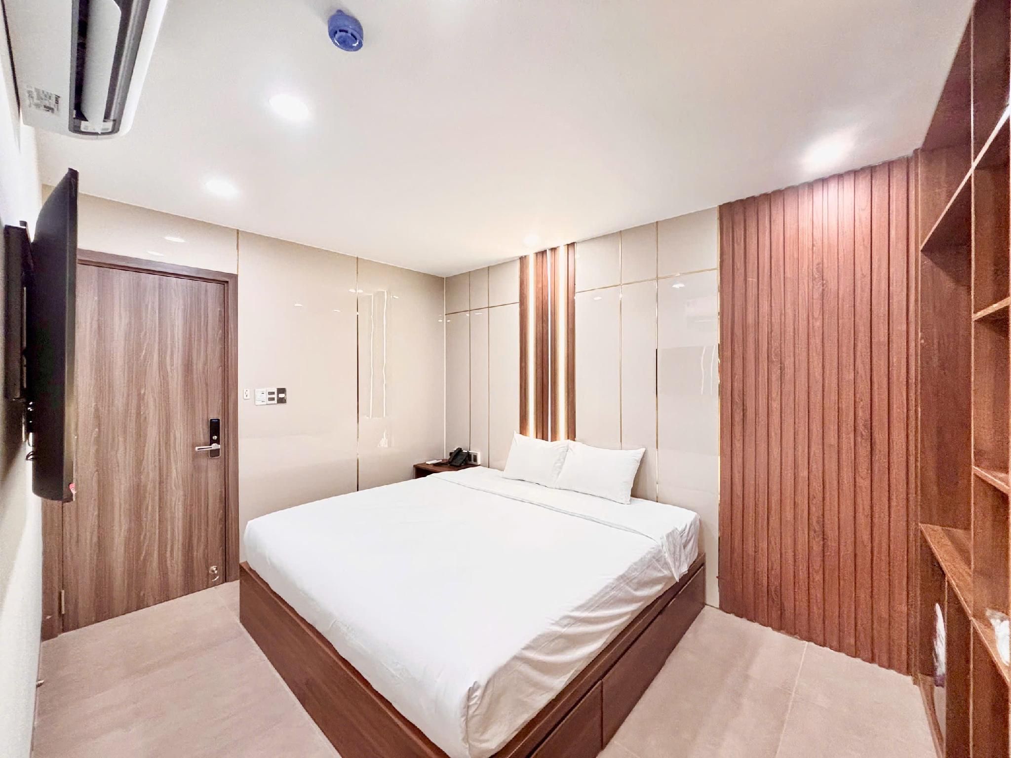 Luxury - King Bed