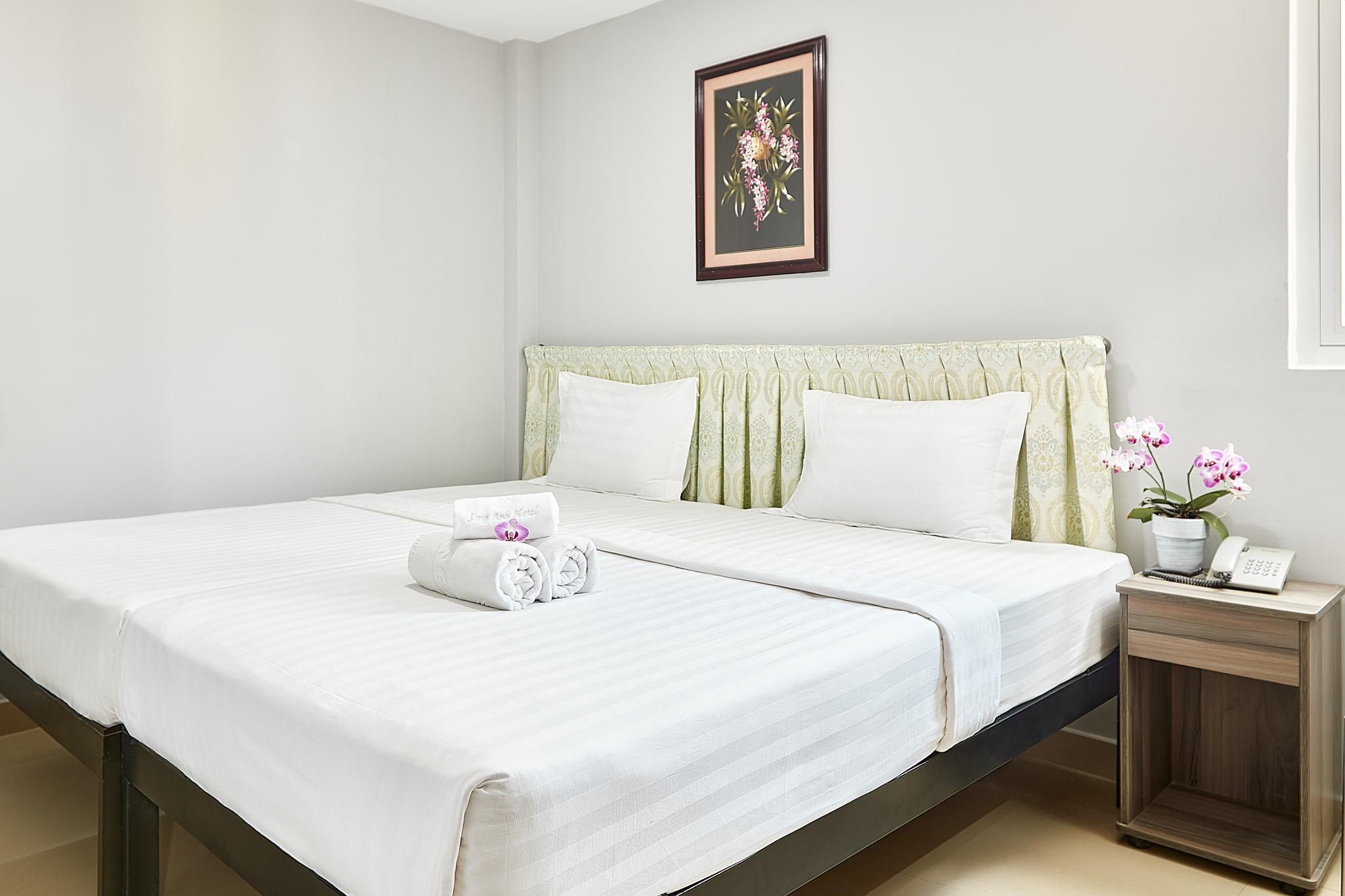 Deluxe Twin Room - Non-Smoking