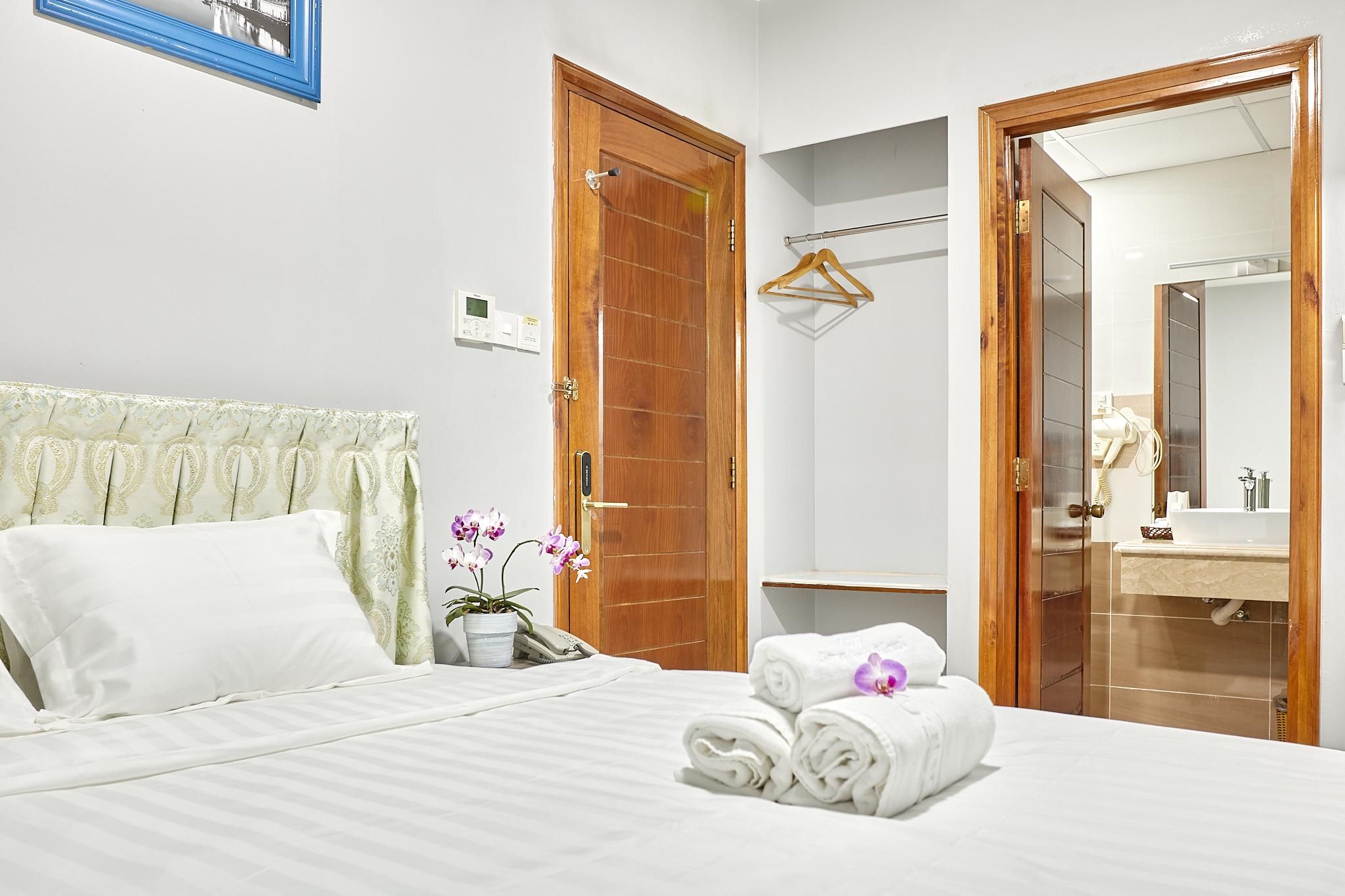 Standard Double Room - No Window