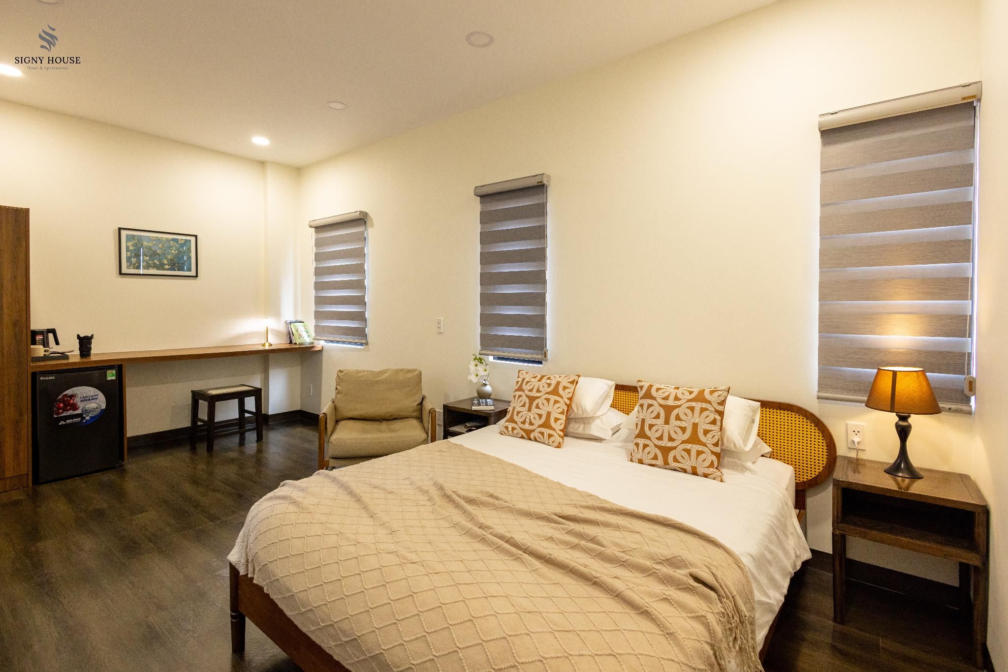 Deluxe Queen Room