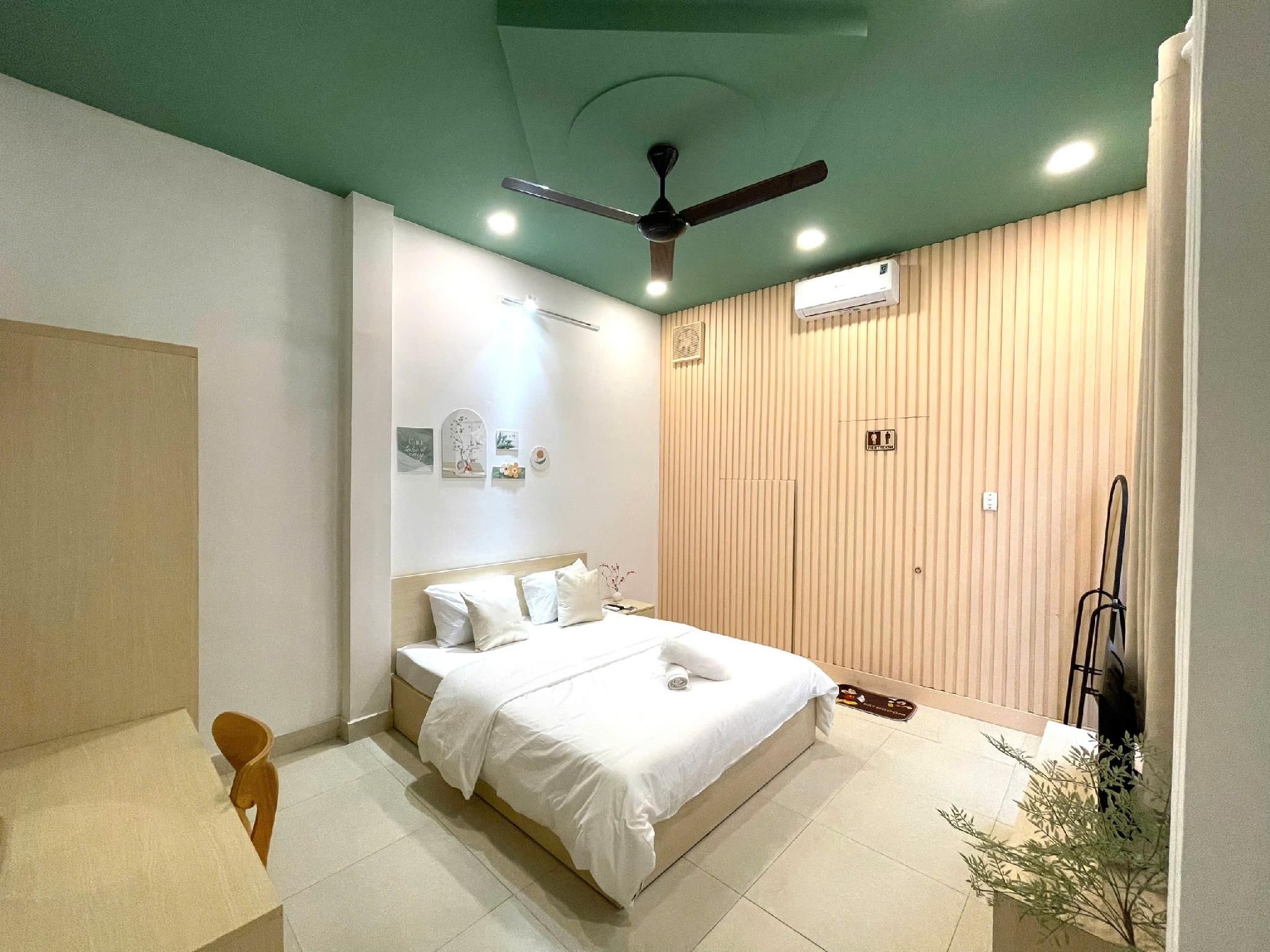 Queen Room