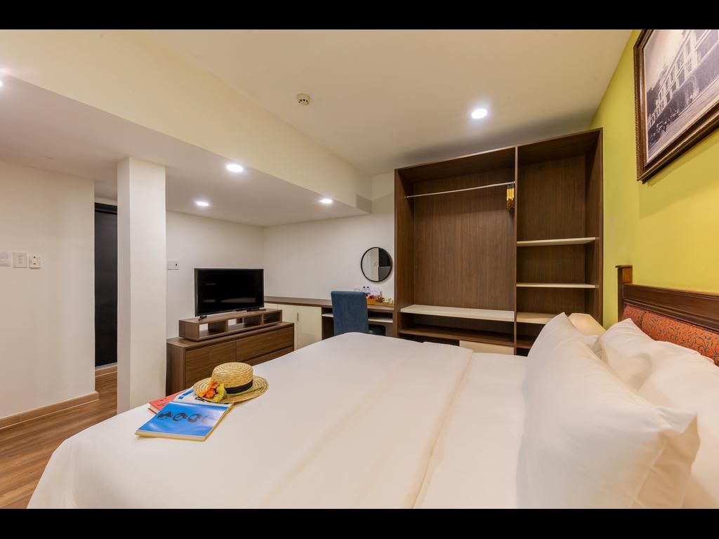 Deluxe King Room