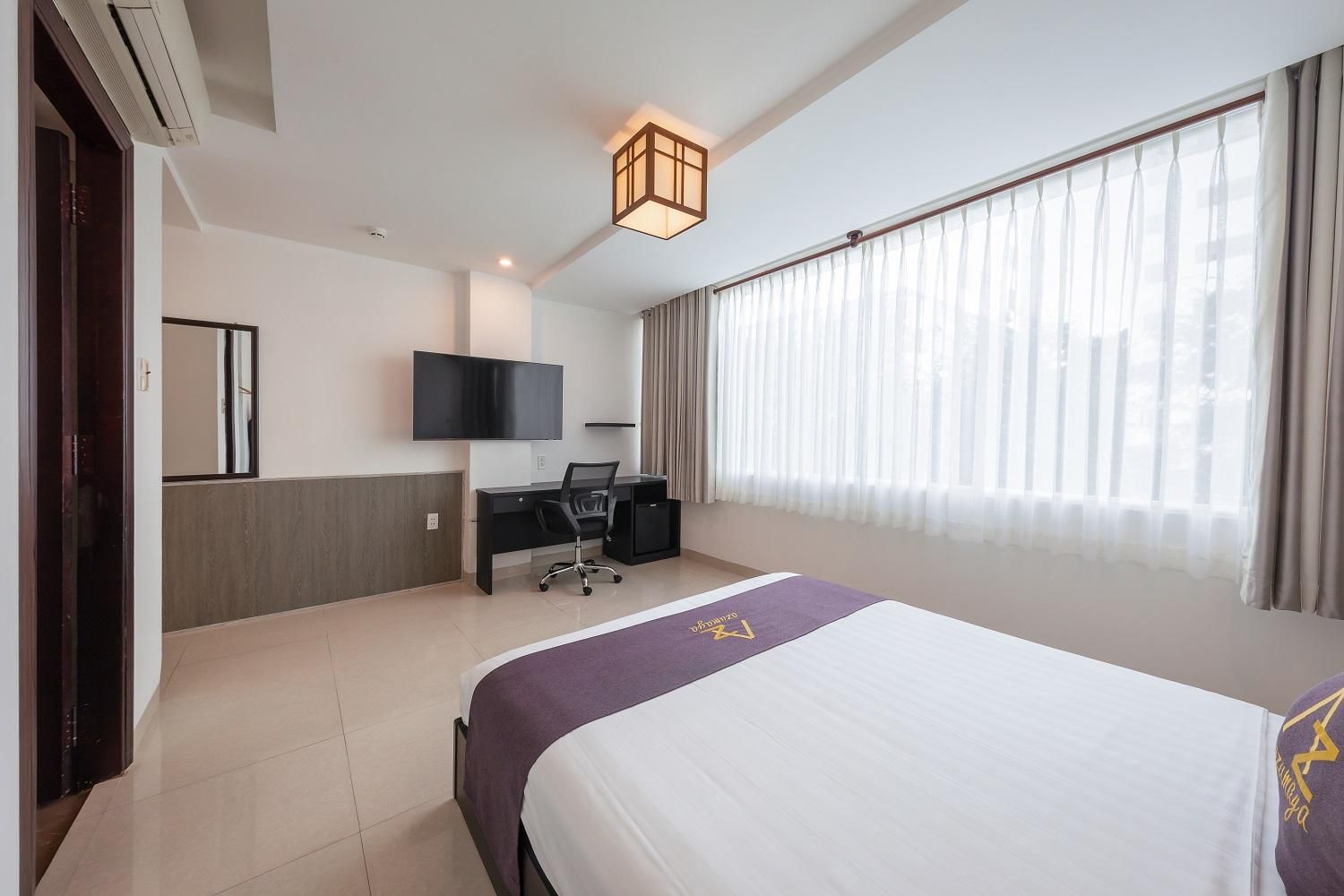 Front View Room