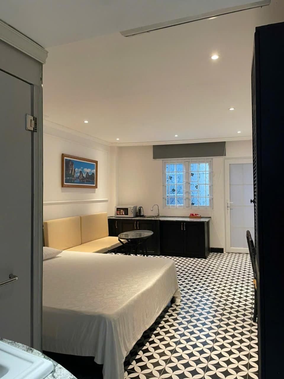Deluxe Double Room (1 adult + 1 child)
