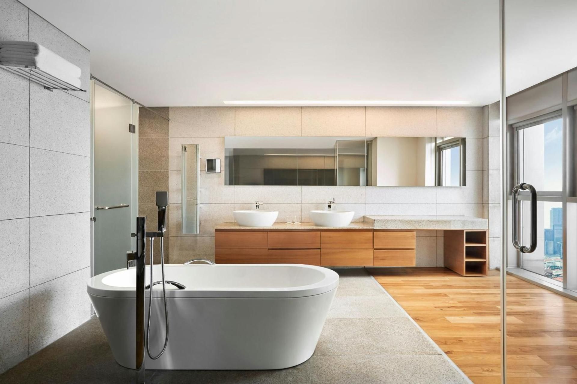 Three-Bedroom Apartment with Balcony