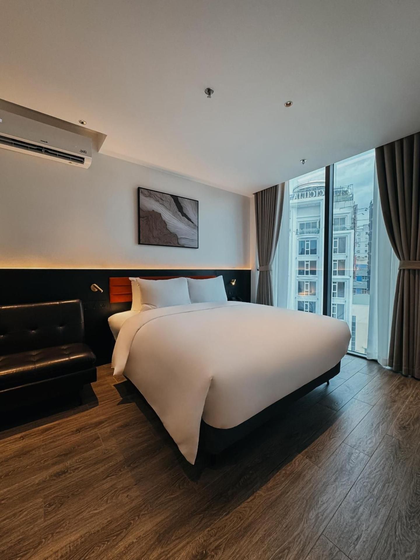 Deluxe Queen Room
