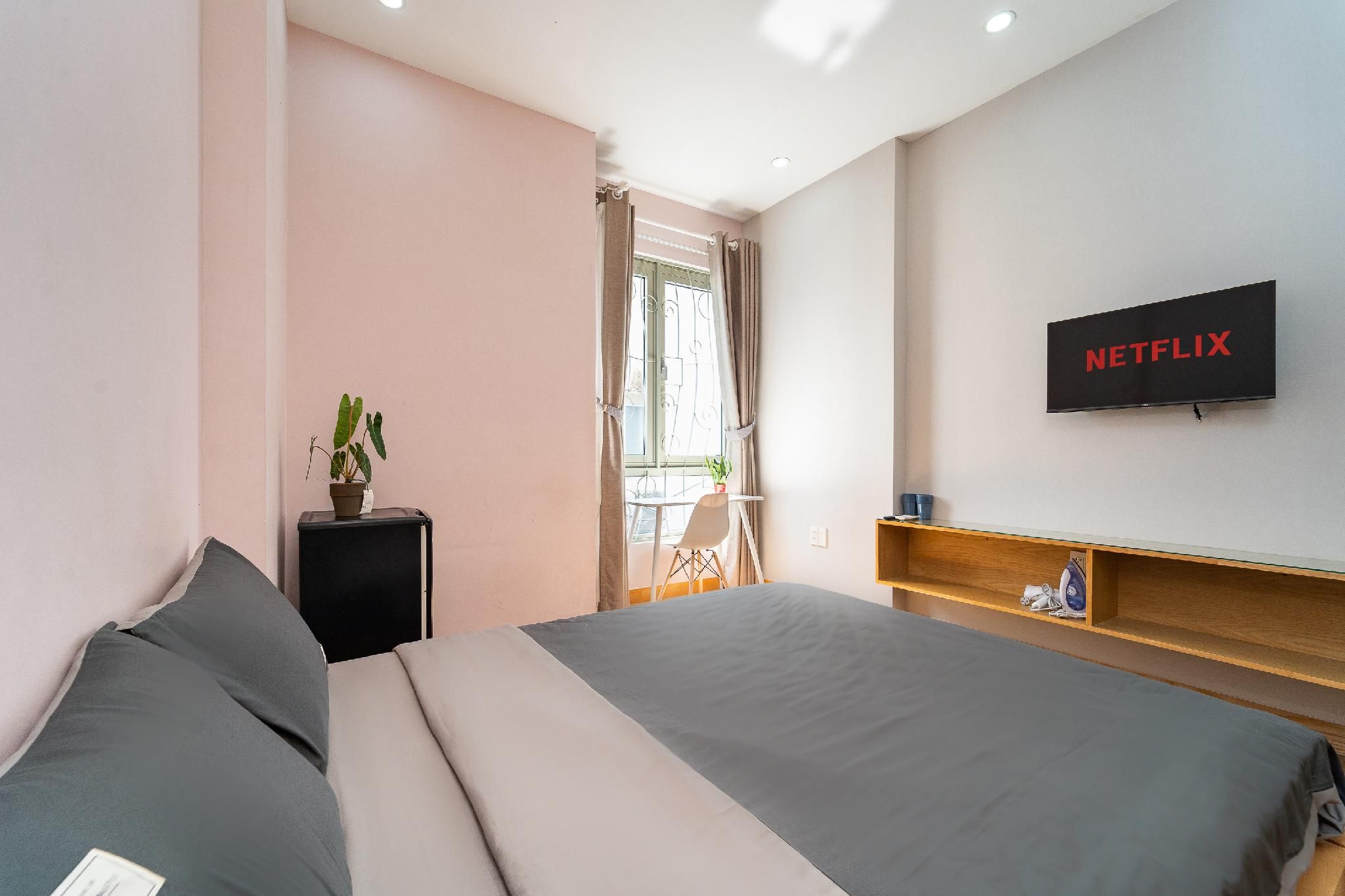 Superior - 1 Queen Bed