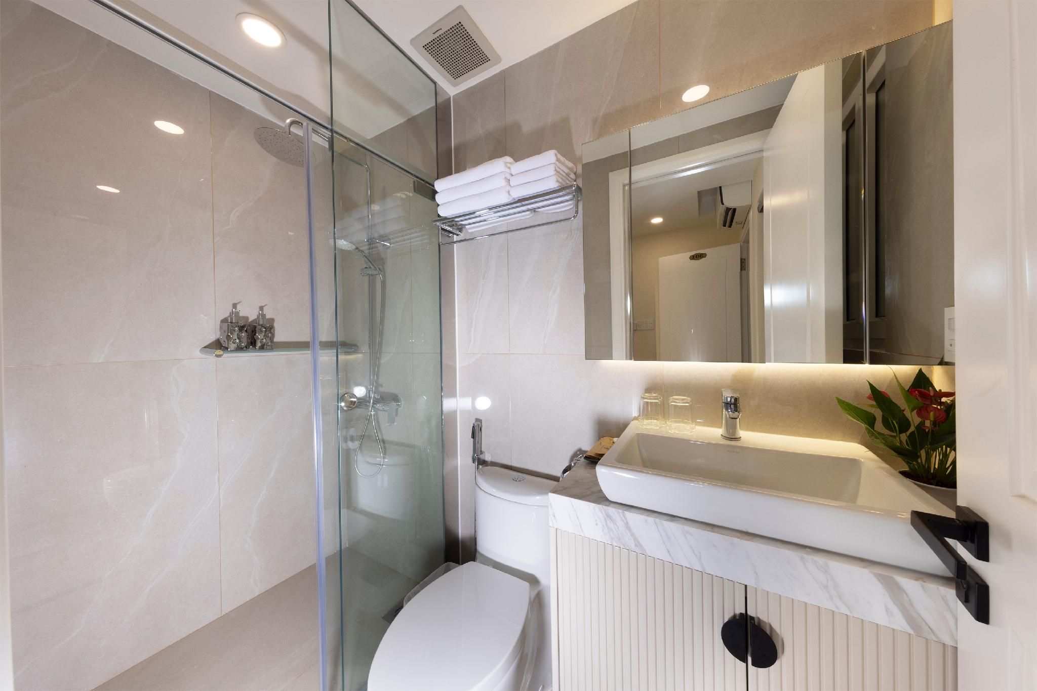 Ben Thanh Luxury Suite & Spa Ben Thanh Suite Balcony 2