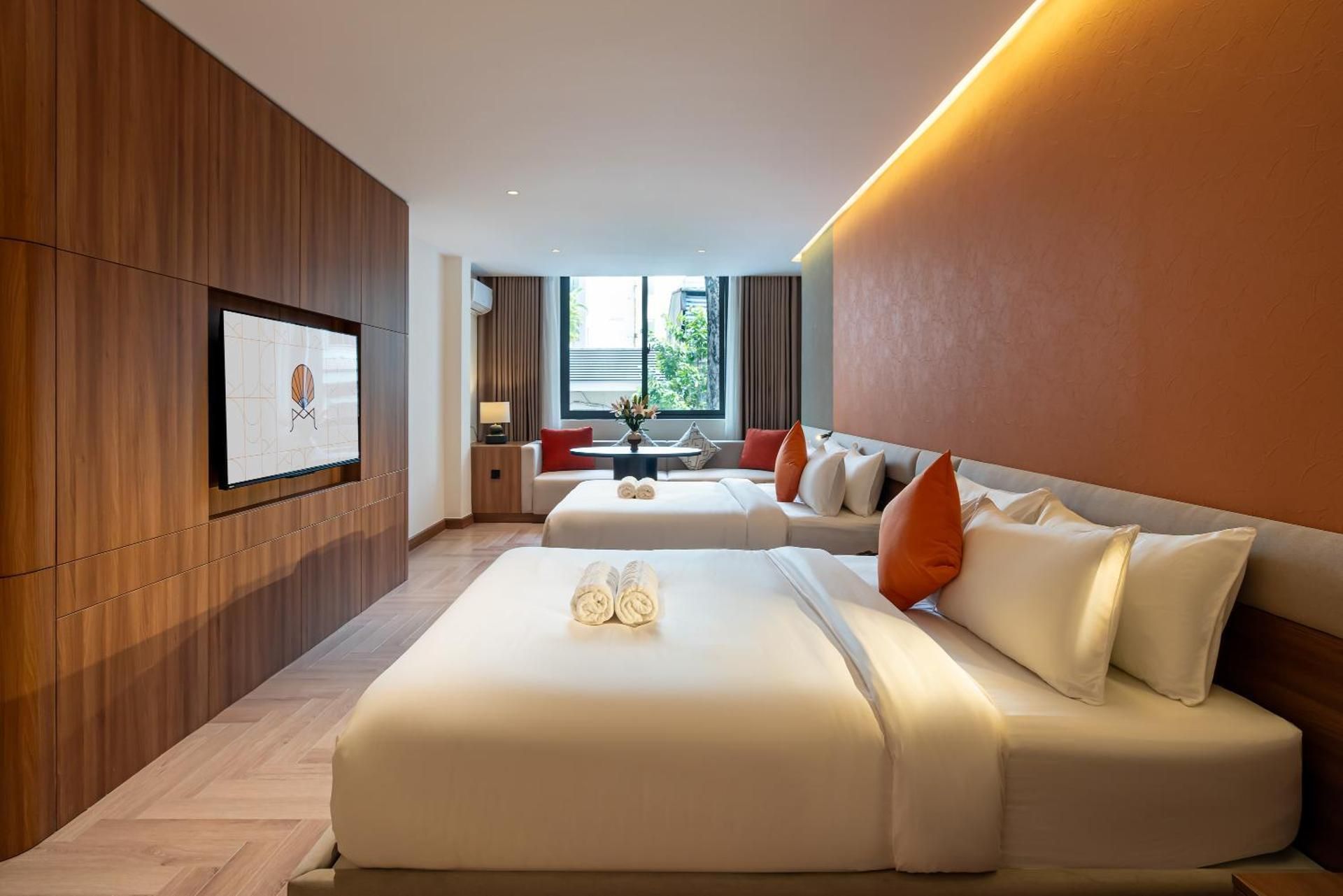 Deluxe suite family