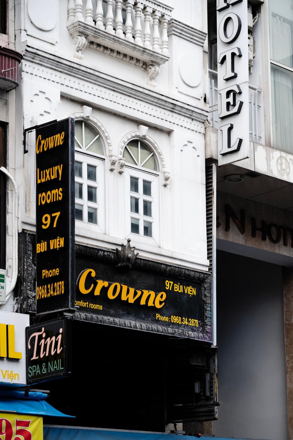 Crown Bui Vien Hotel