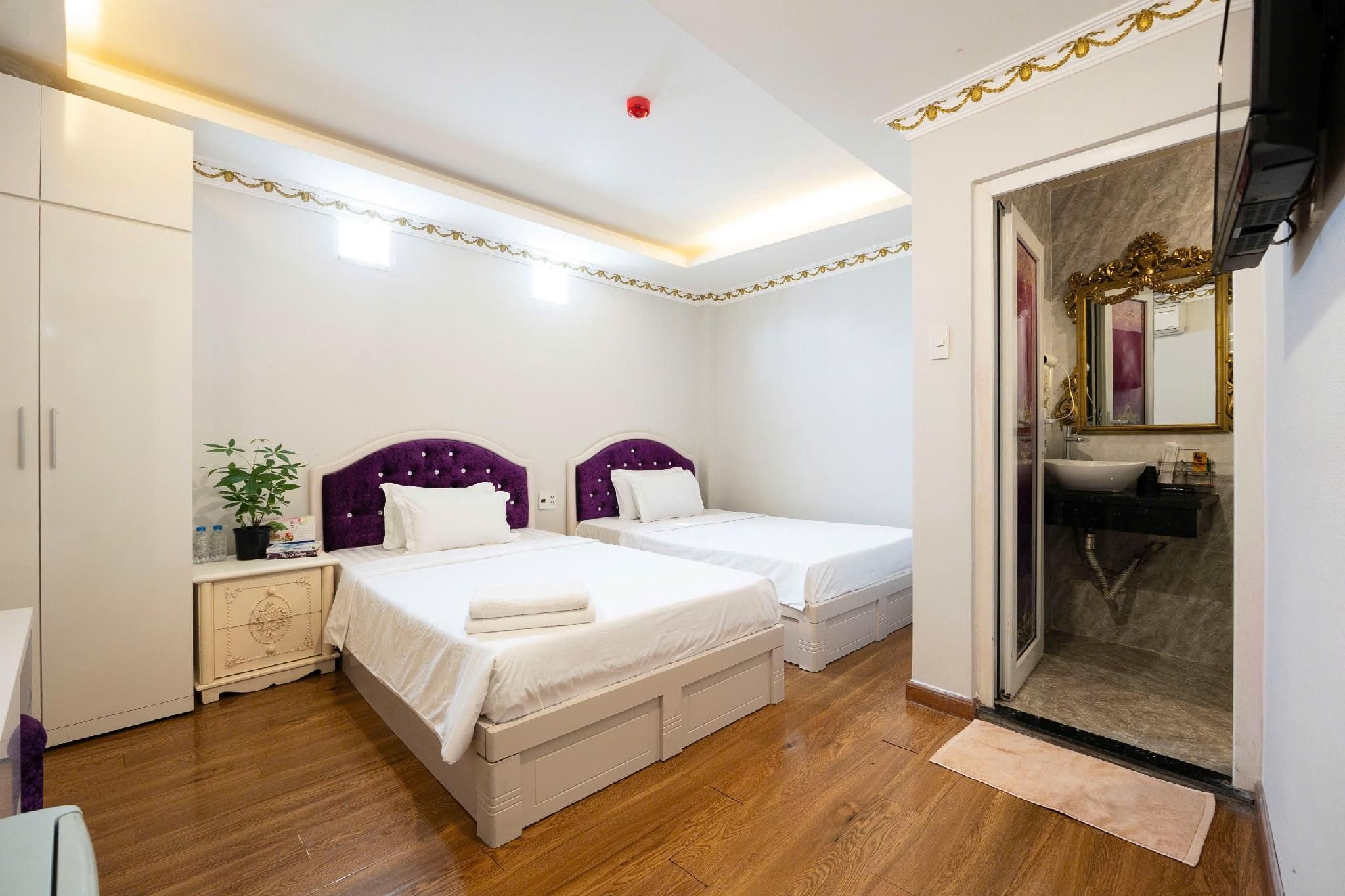 Deluxe Twin Room Type A