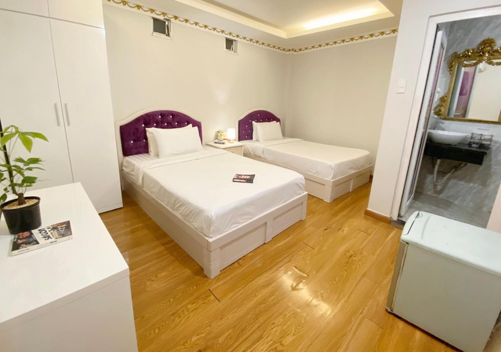 Twin Room with Private Bathroom