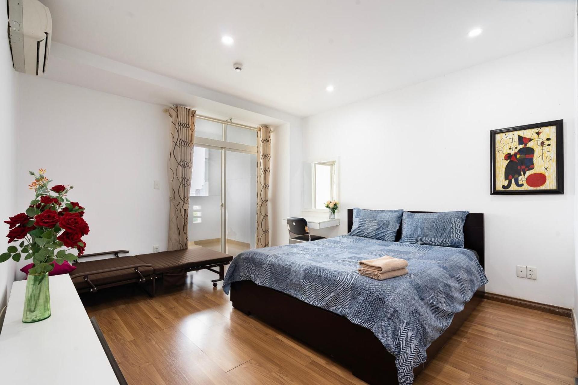 1-Bedroom Apartment
