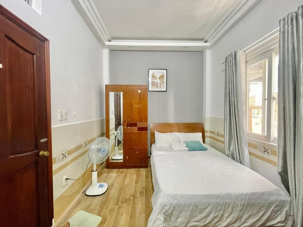 Deluxe - 1 Queen Bed