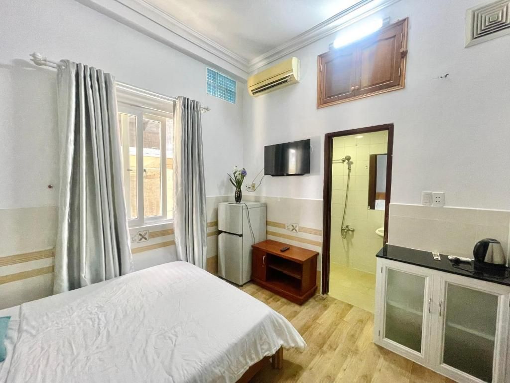 Deluxe - 1 Queen Bed