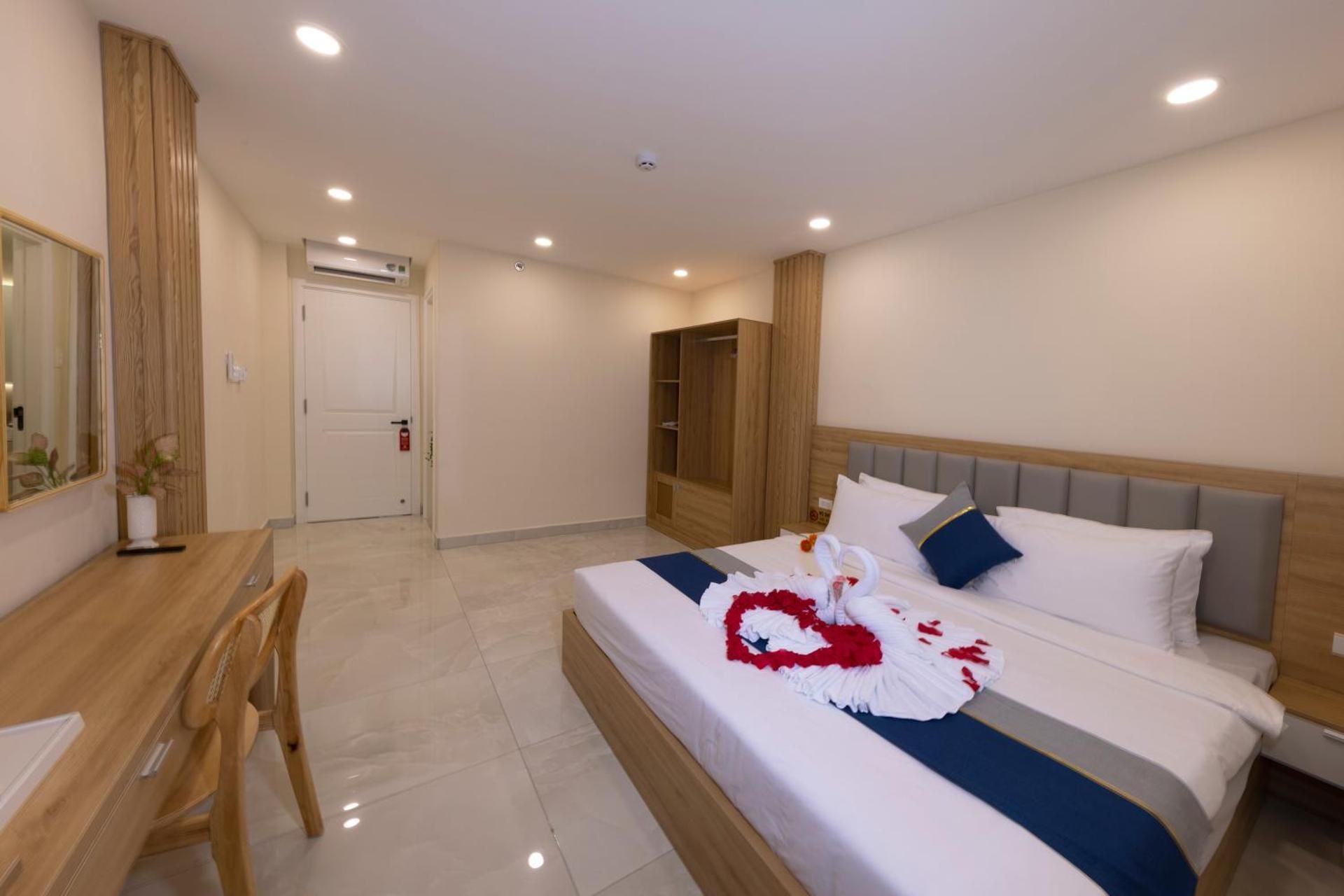 luxury suite hotel Deluxe Queen