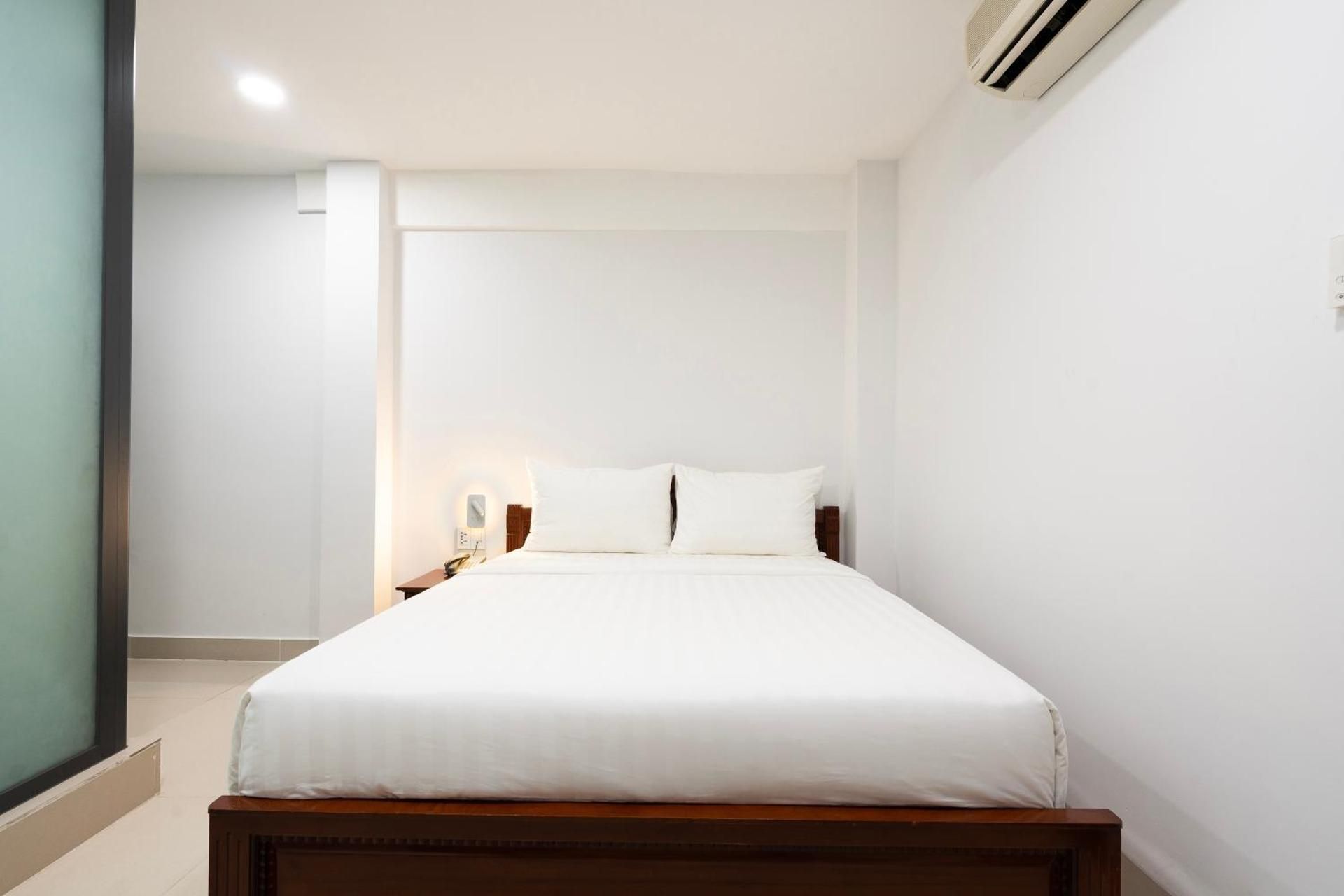 Deluxe Queen Room
