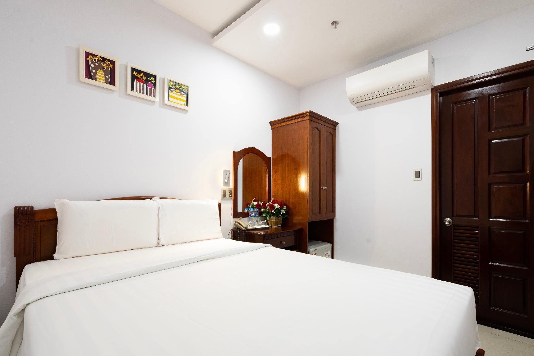 Winter Green Premium Room