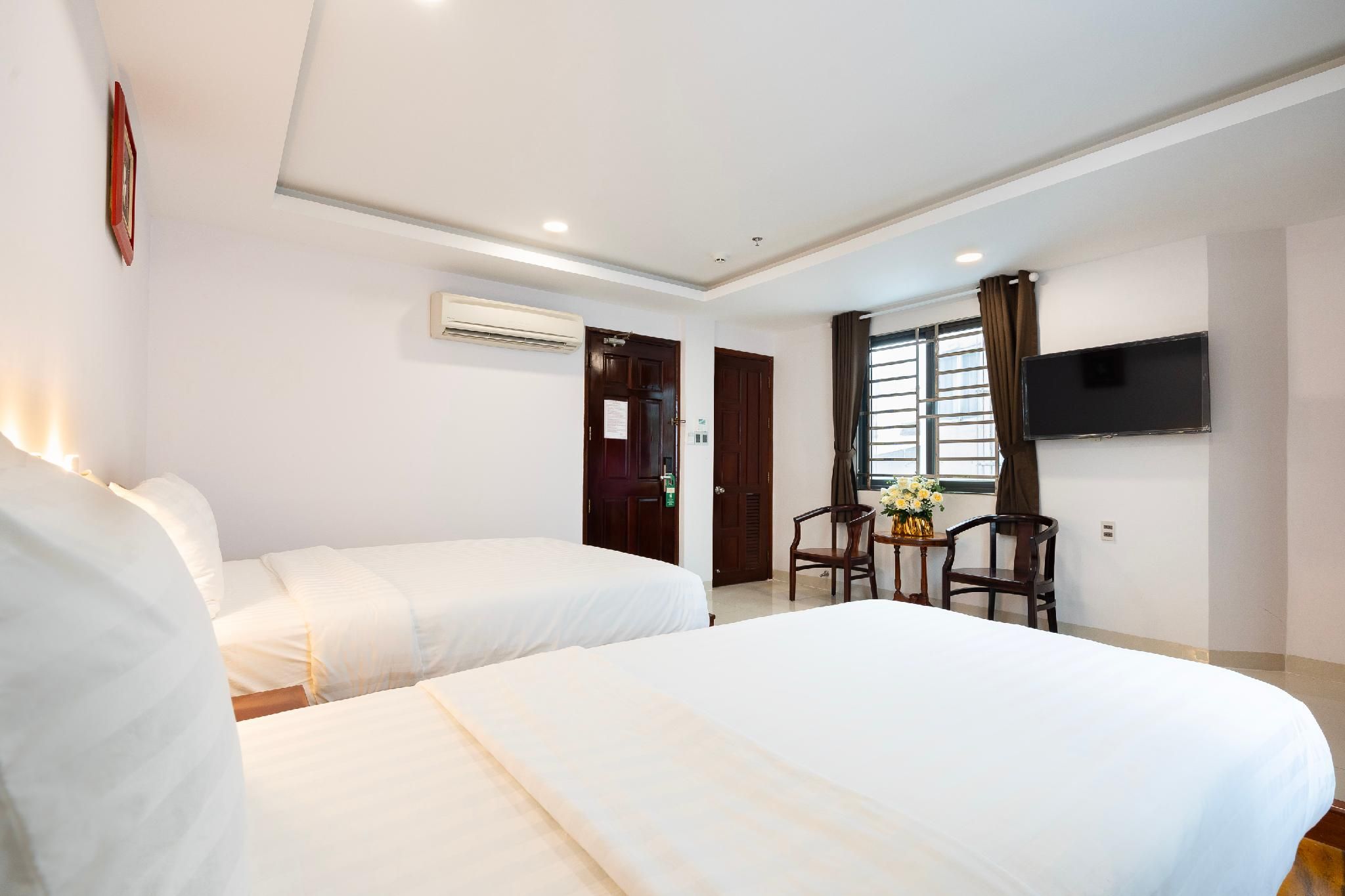 Superior Triple Room with Shower Booth