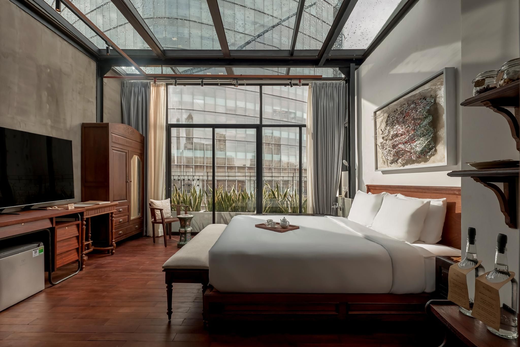 Anima Saigon Boutique Hotel Artist Premium Room, City View 3