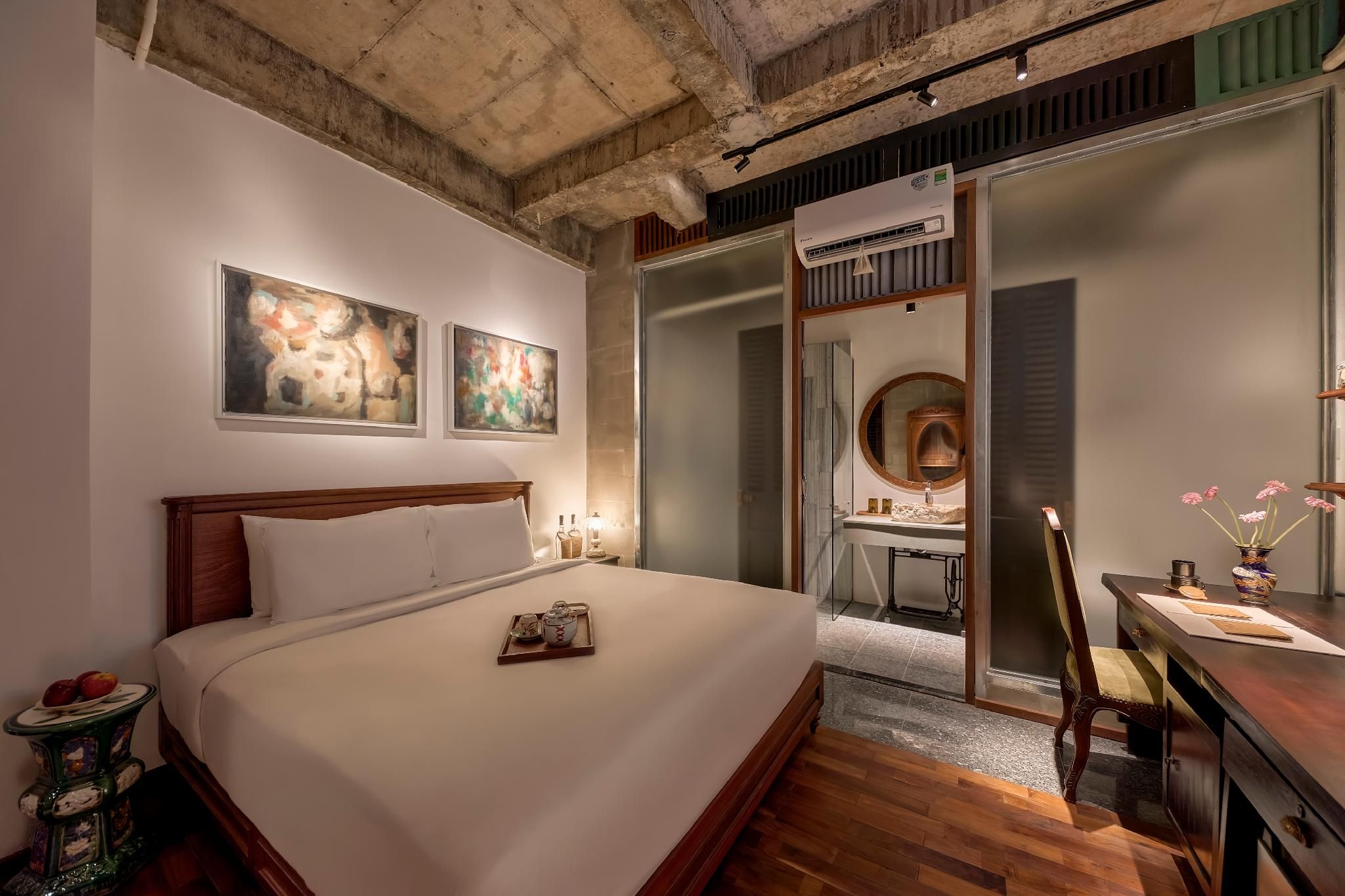 Anima Saigon Boutique Hotel Artist Deluxe Room, Backyard View