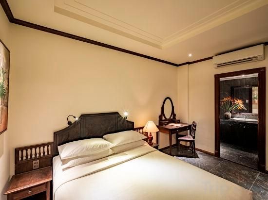 Anima Saigon Boutique Hotel Artist Suite Room, City View