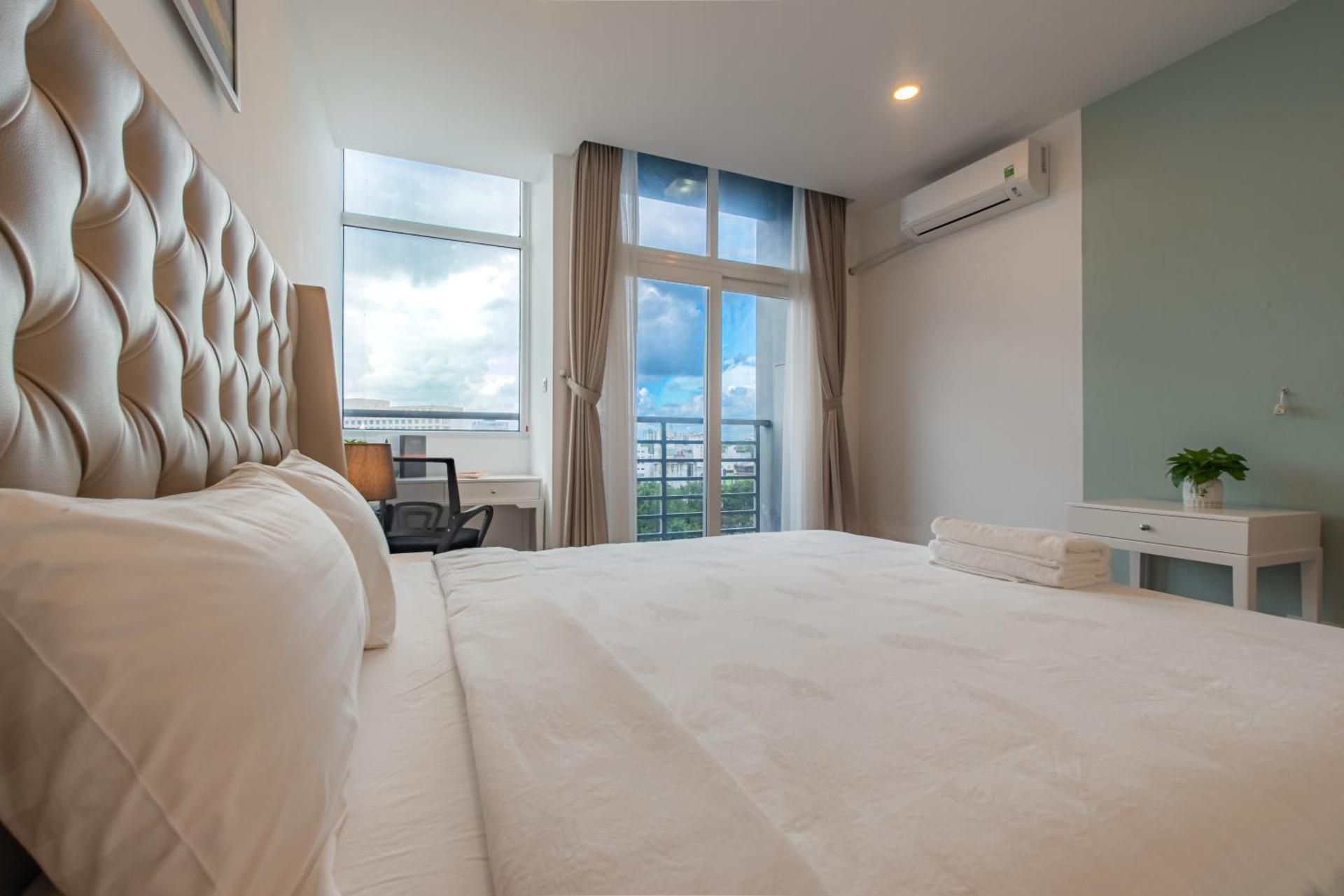 Three-Bedroom Deluxe Apartment