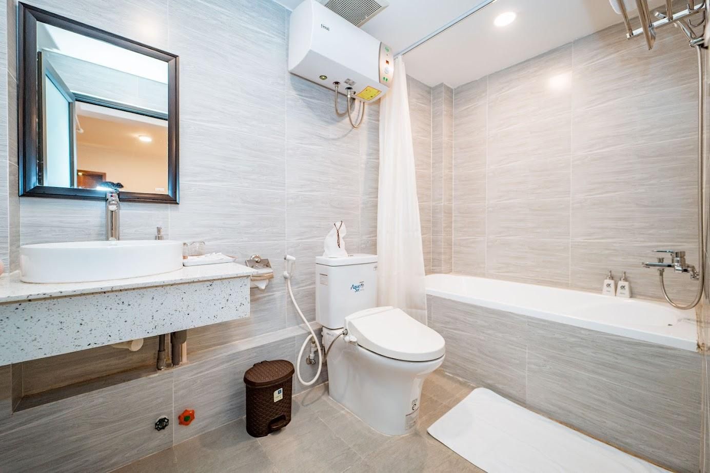 Twin Room with Bath