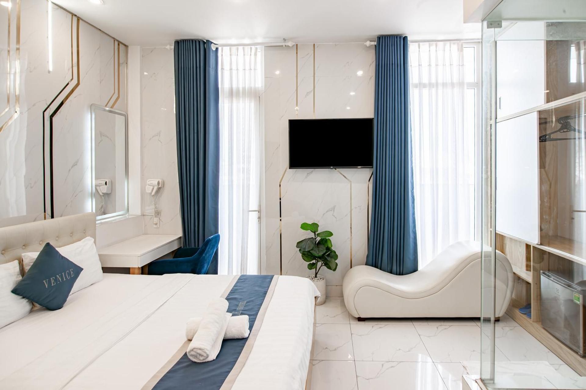 Queen Room