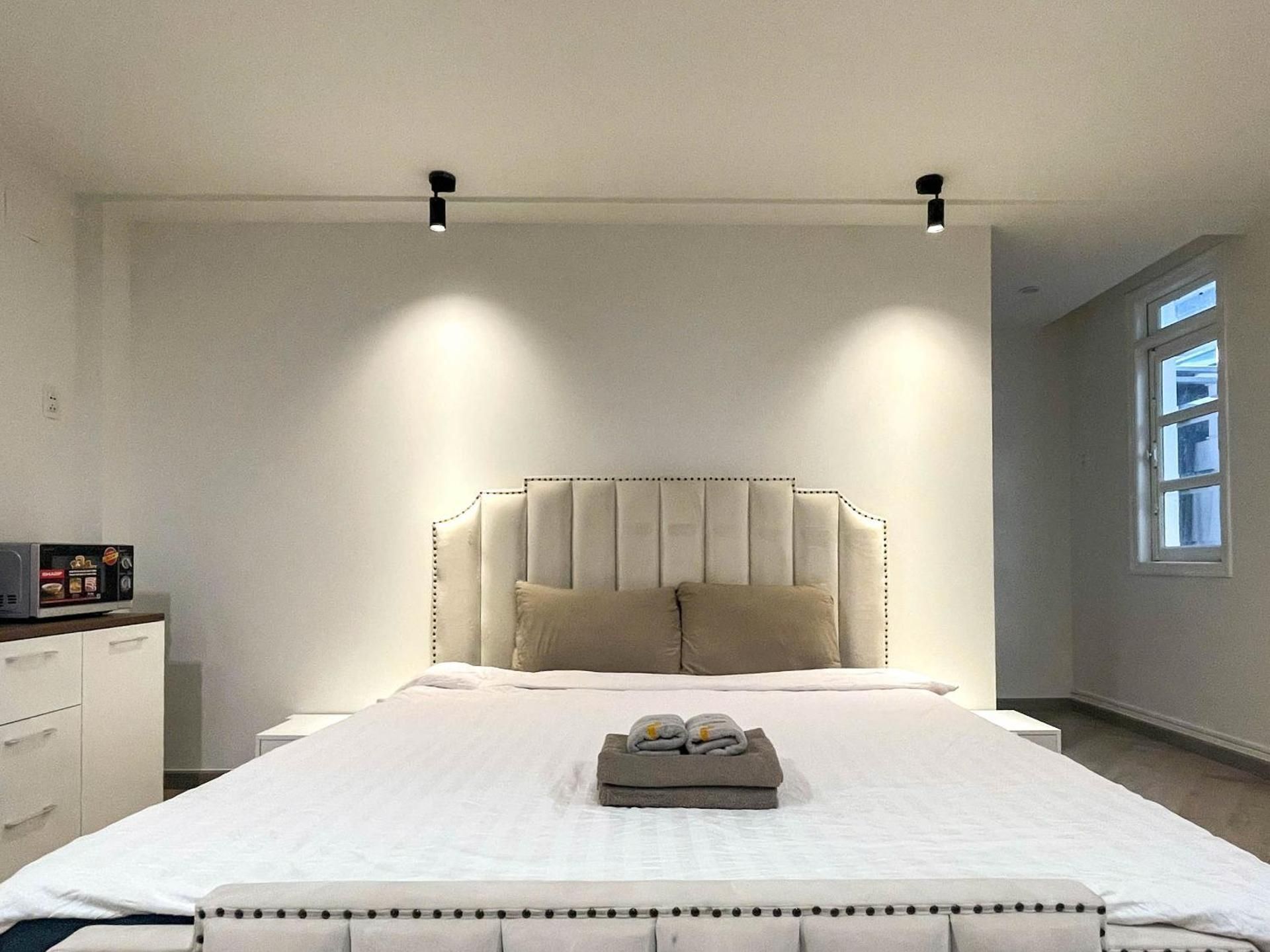 Deluxe Suite with Spa Bath