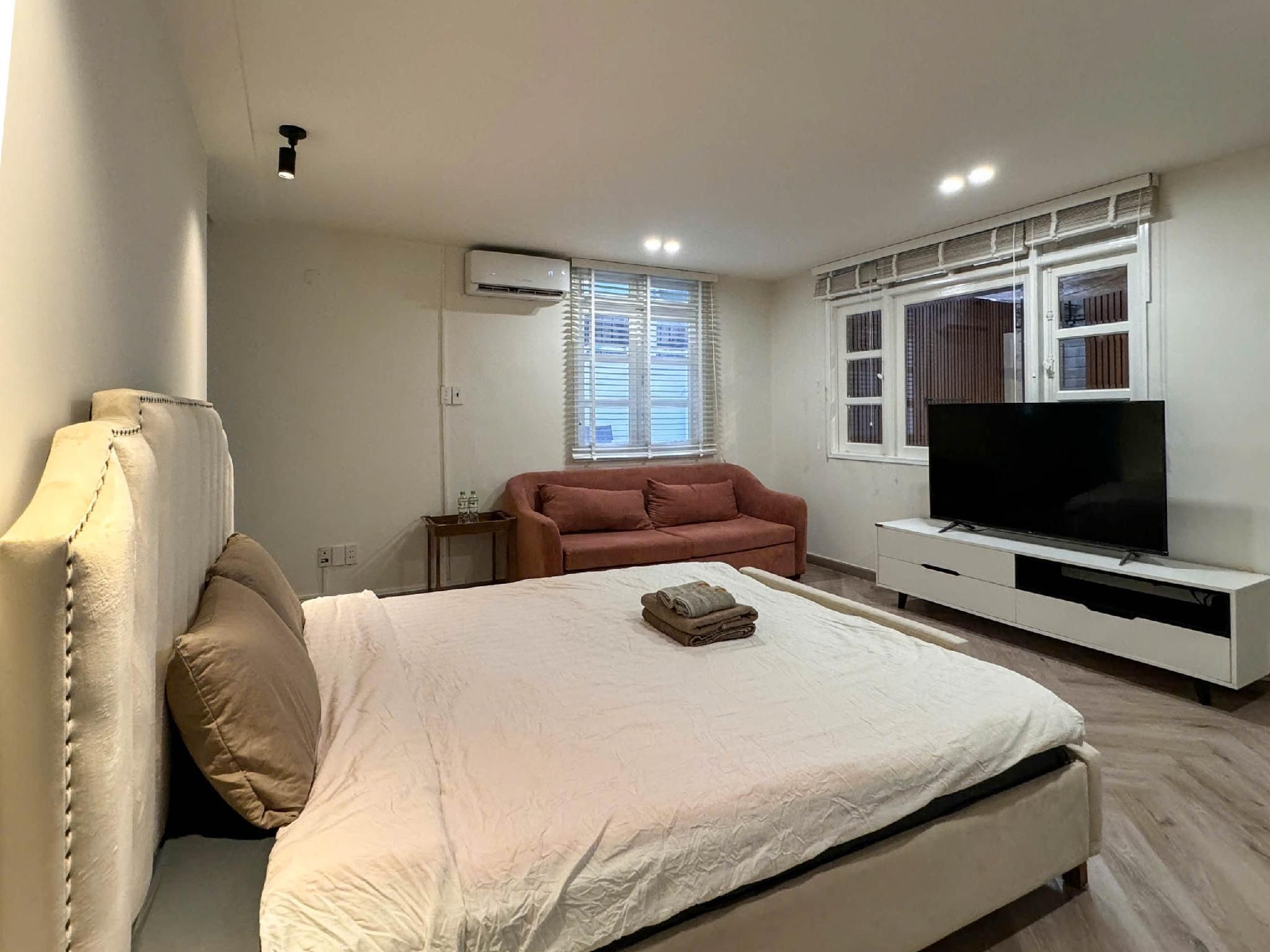 Duplex Suite with Outdoor Hot Tub