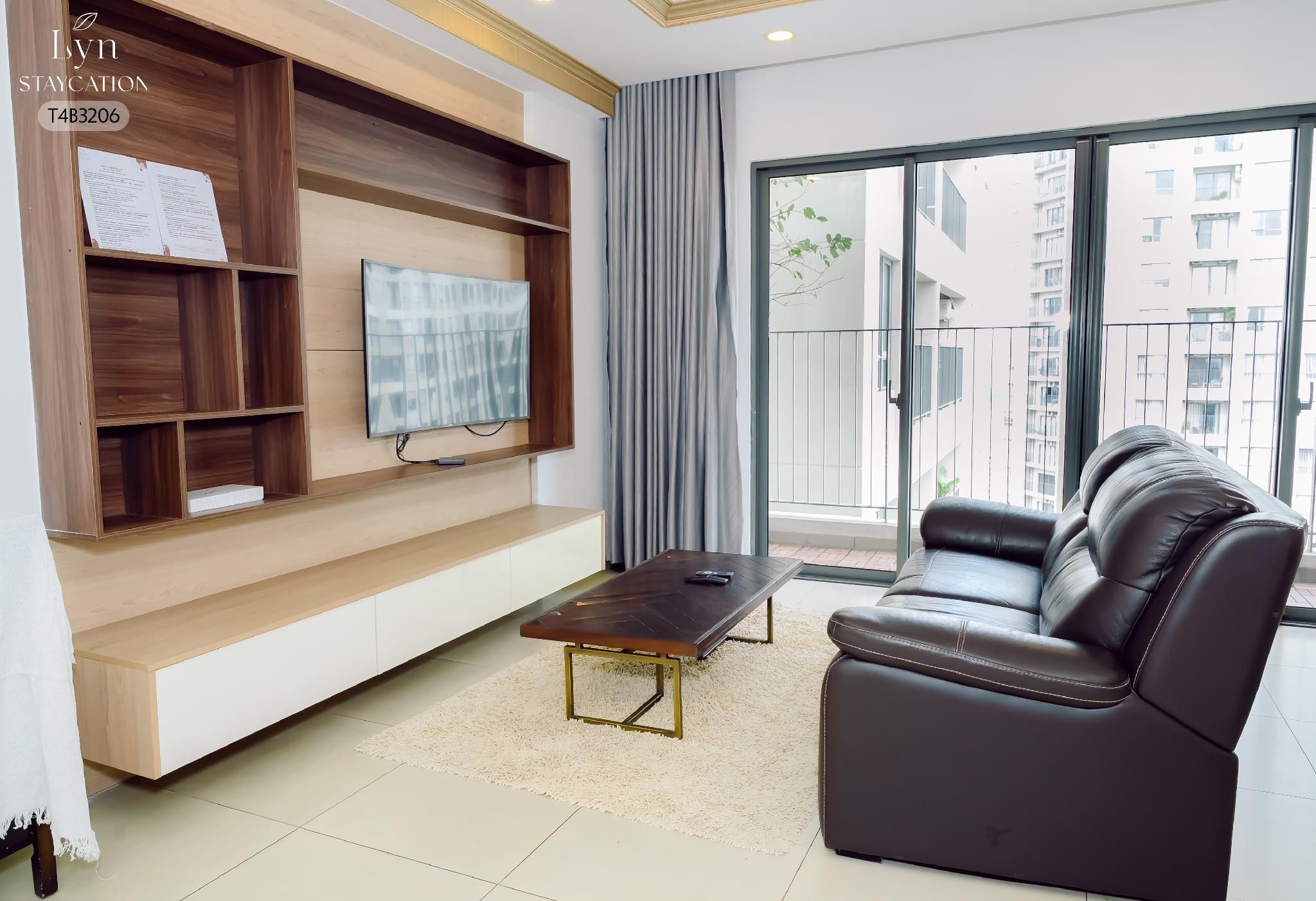 2 Bedroom Deluxe Suite