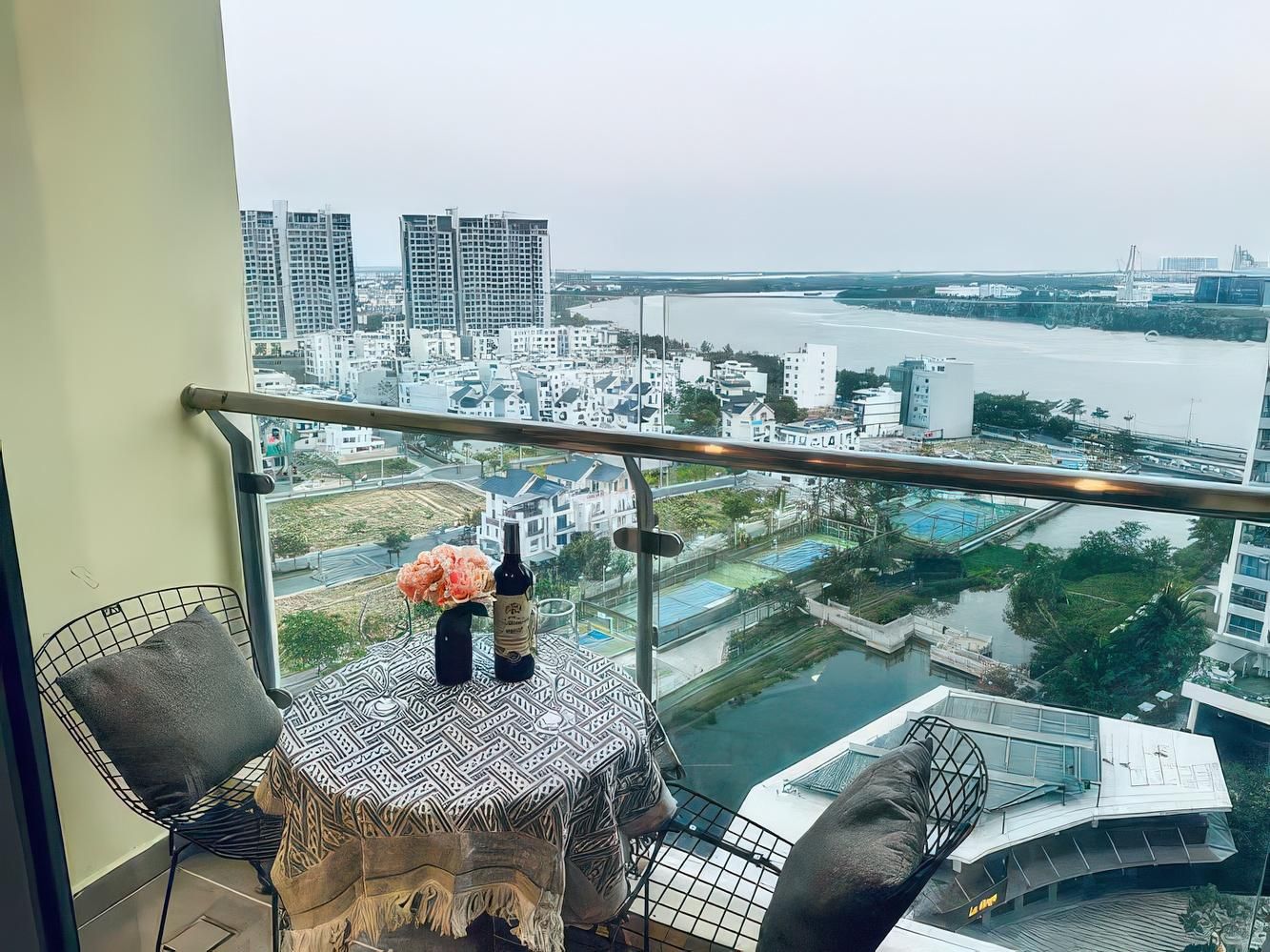 1-Bedroom Condo