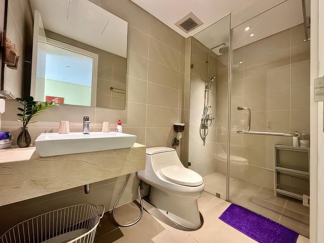 1-Bedroom Condo