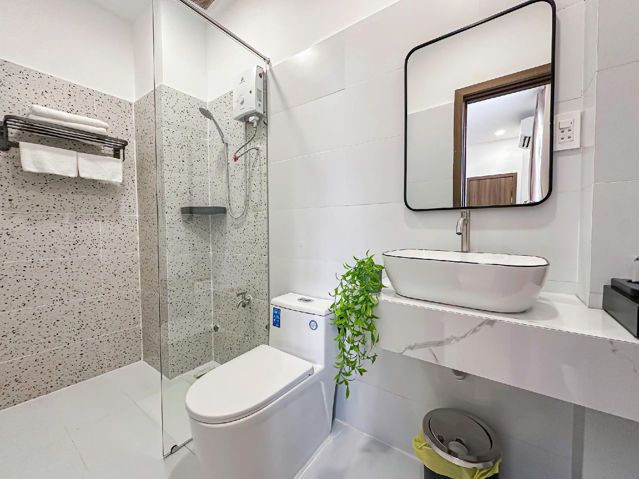 1-Bedroom Condo