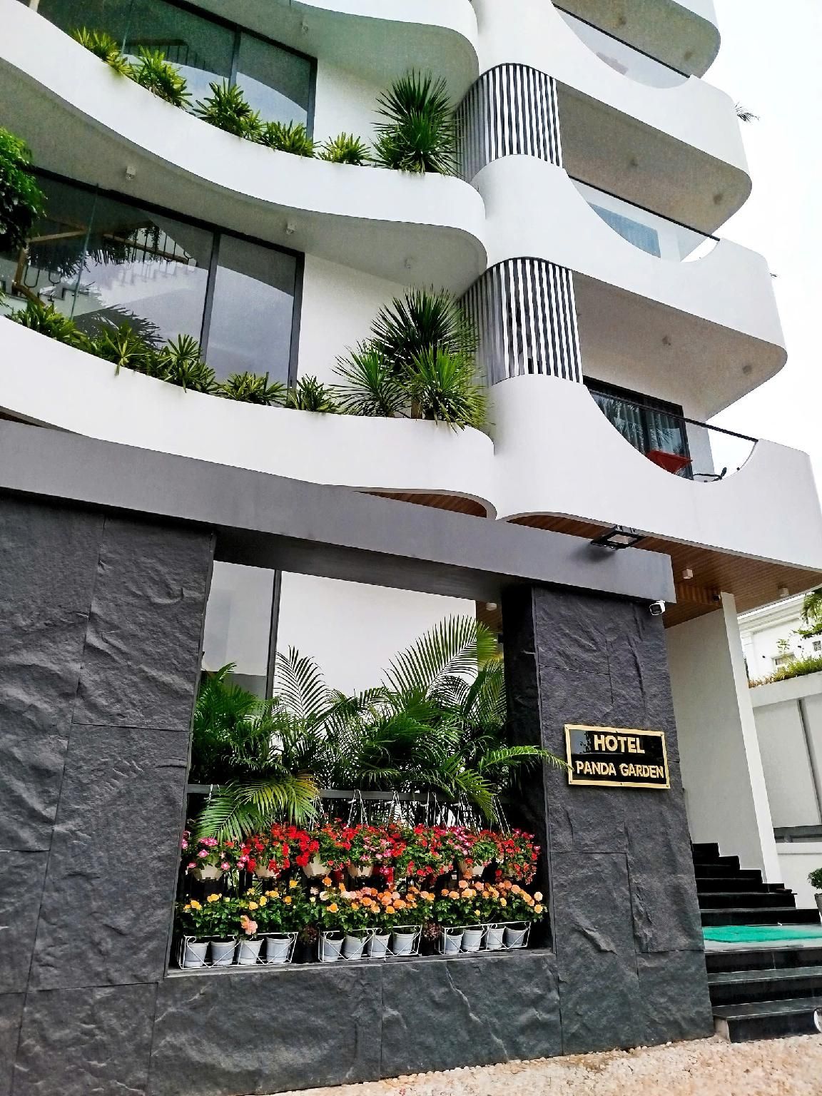 Panda Garden Hotel and Apartment