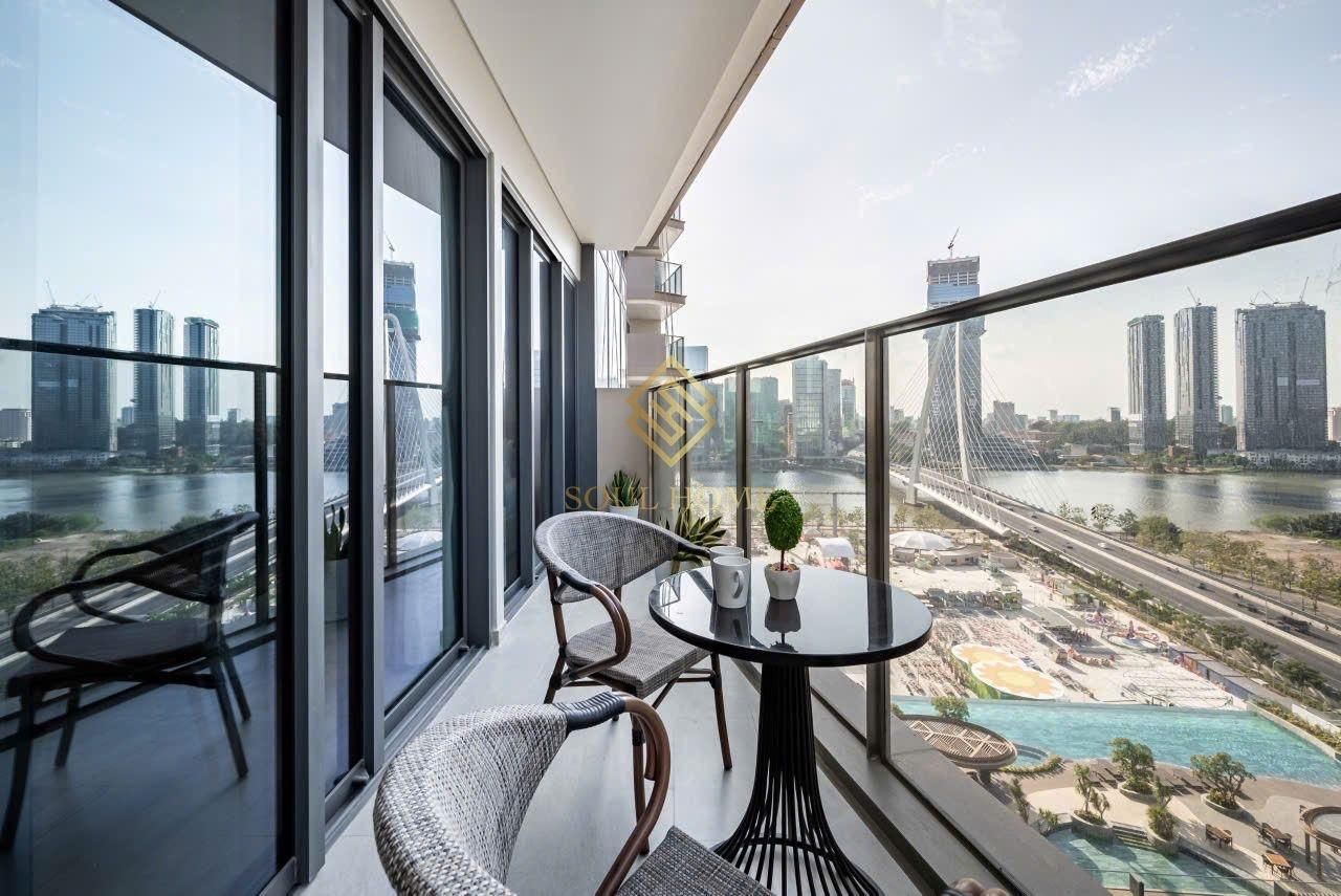 1 Bedroom Apartment with Lake View