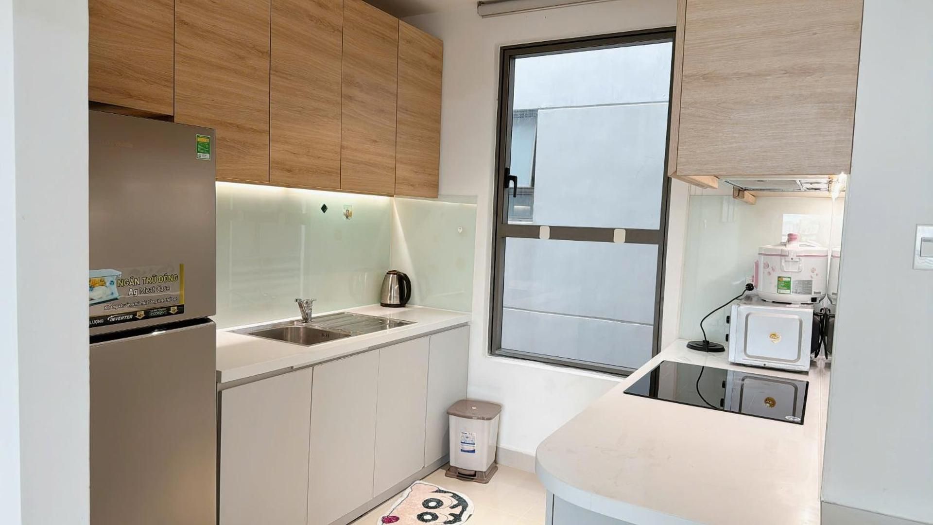 Three-Bedroom Apartment with Balcony